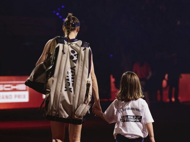 Nervenstark ins Halbfinale – Unser Fanclub fiebert mit Rybakina mit